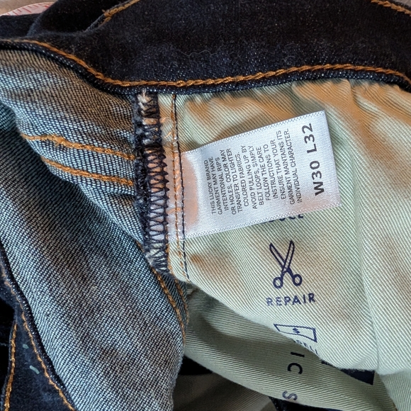Lucky Brand Dark Wash Jeans - Picture 5 of 7